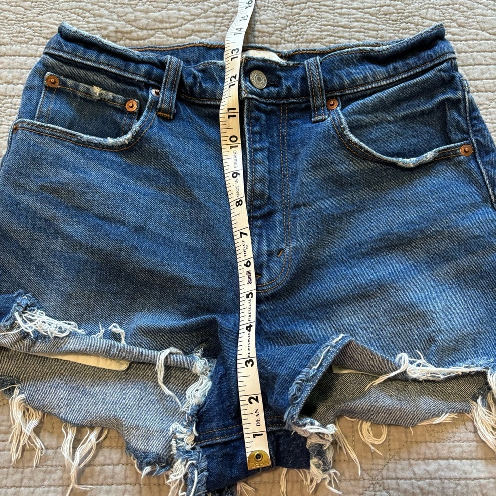 Abercrombie The Cutoff Short High Rise 2 inch - Picture 6 of 10